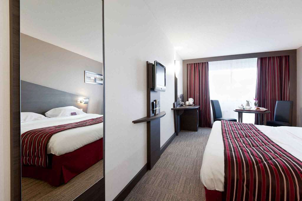 Mercure Vannes Le Port Esterno foto